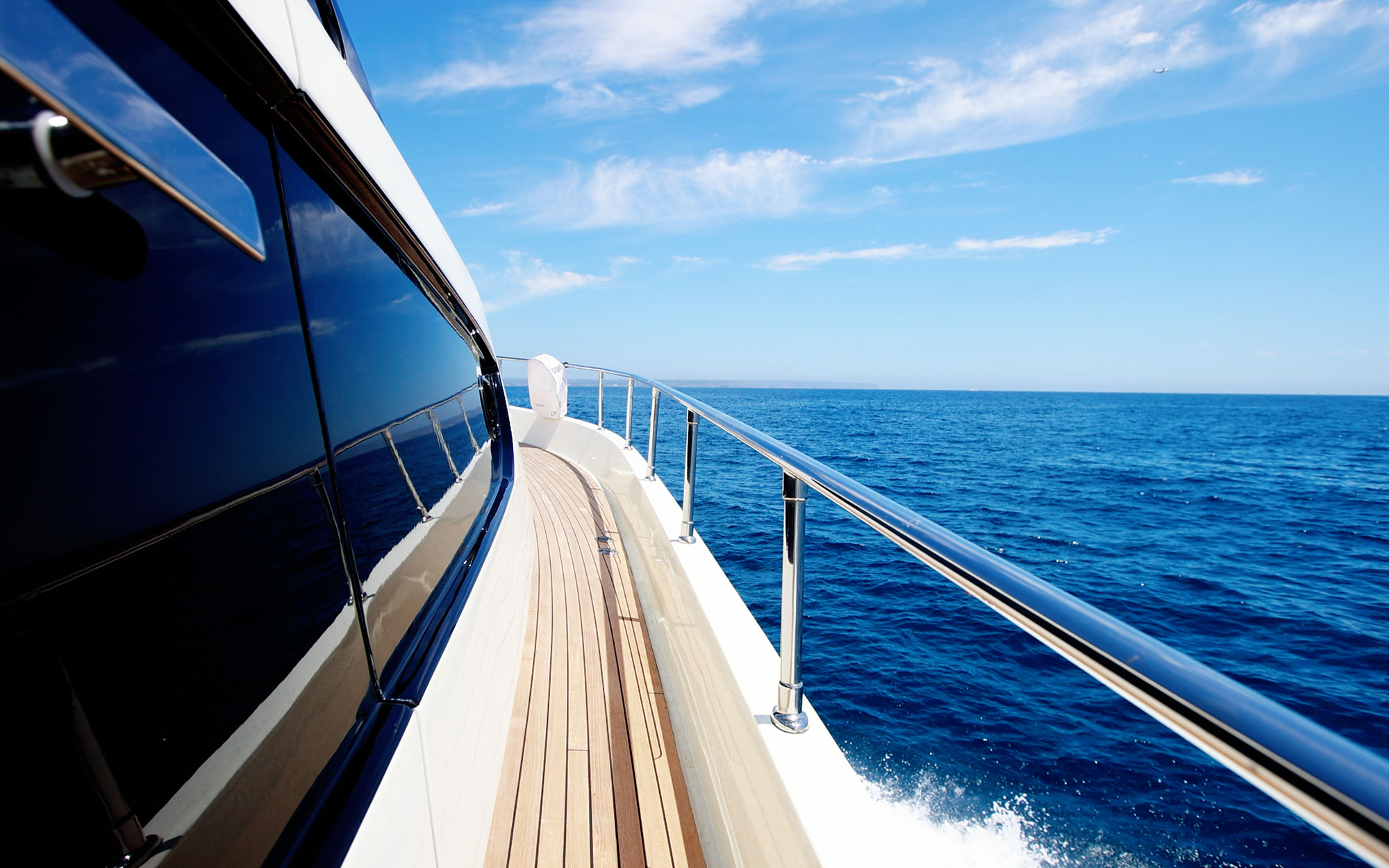 sidedeck - MONTE FINO 72 flybridge motor yacht MA BELLA for sale